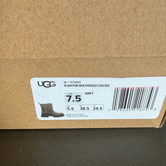 UGG Women's Dark Brown Winter Boots - Picture 2 of 7